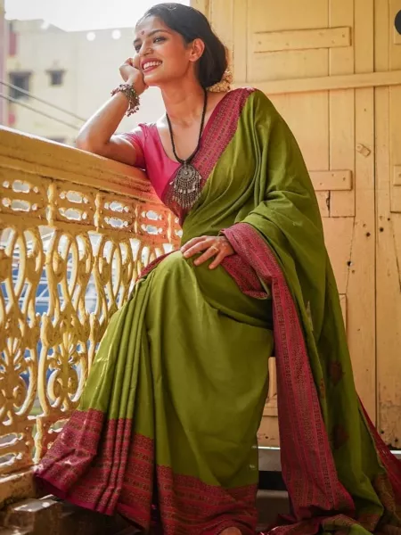 Green Soft Cotton Handloom Weaving Silk Saree with Rich Contrast Pallu