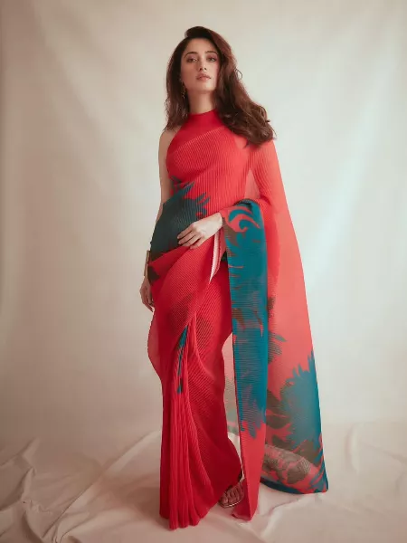 Tamanna Bhatia Red Blooming Crush Georgette Printed Saree With Same Blouse