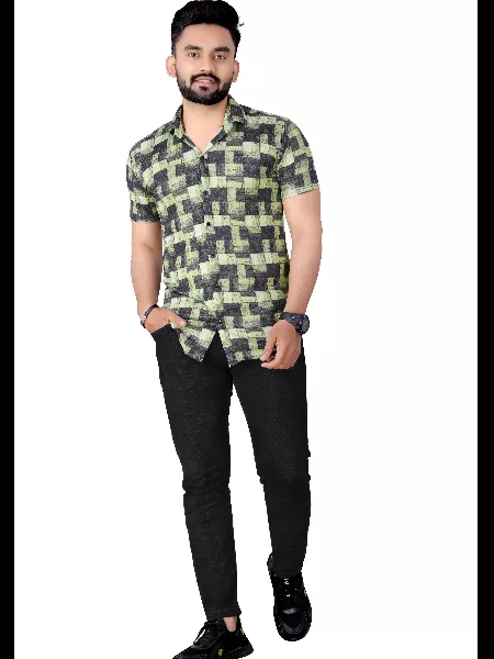 Green Color Men's Printed Shirt in Lycra With Solid Pattern and Spread Collar