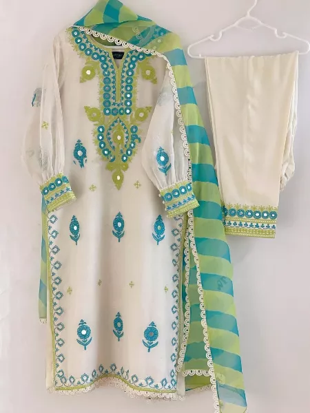 White Color Georgette Salwar Suit With Embroidery Work and Green Dupatta