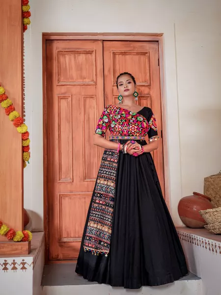 Black Color Navaratri Gown With Kutchi Work and Real Mirror With 4.5 Meter Flair