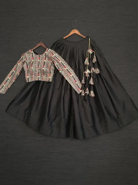 Black Color Readymade Lehenga Choli in Pure Cotton With Printed Blouse